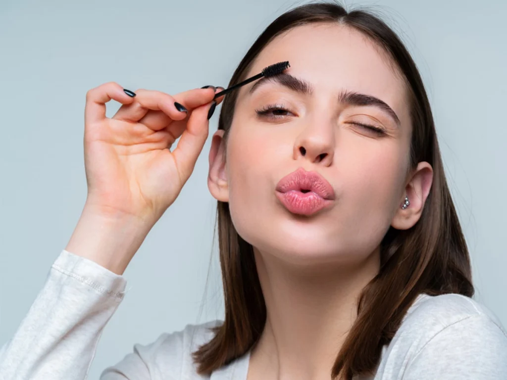 ابروهای مرتب و طبیعی